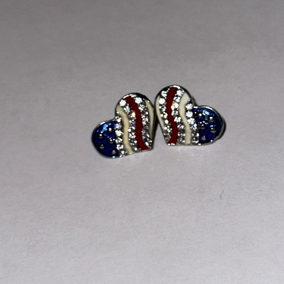 💕3 for $8💕 American Flag Heart Stud Earrings - Picture 3 of 4